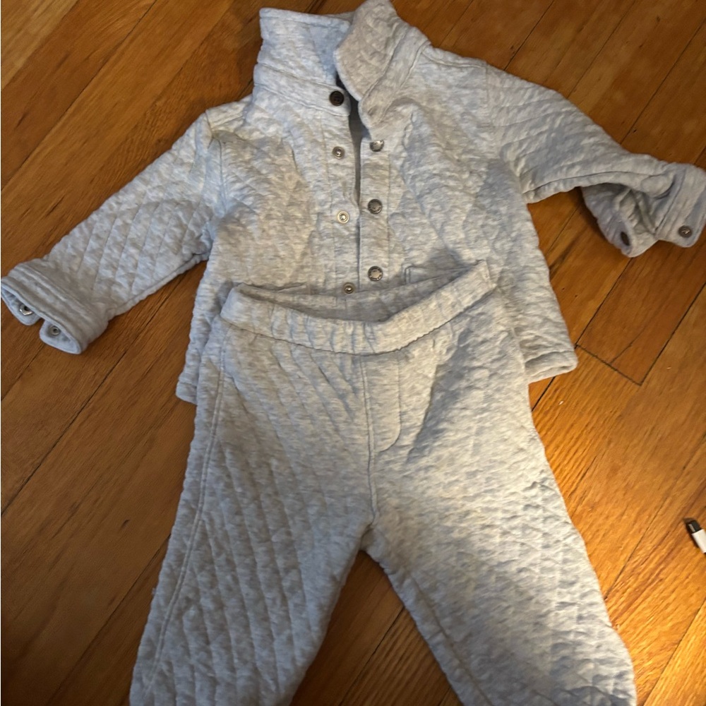 Old Navy Light Gray Baby Tee with Navy Tag